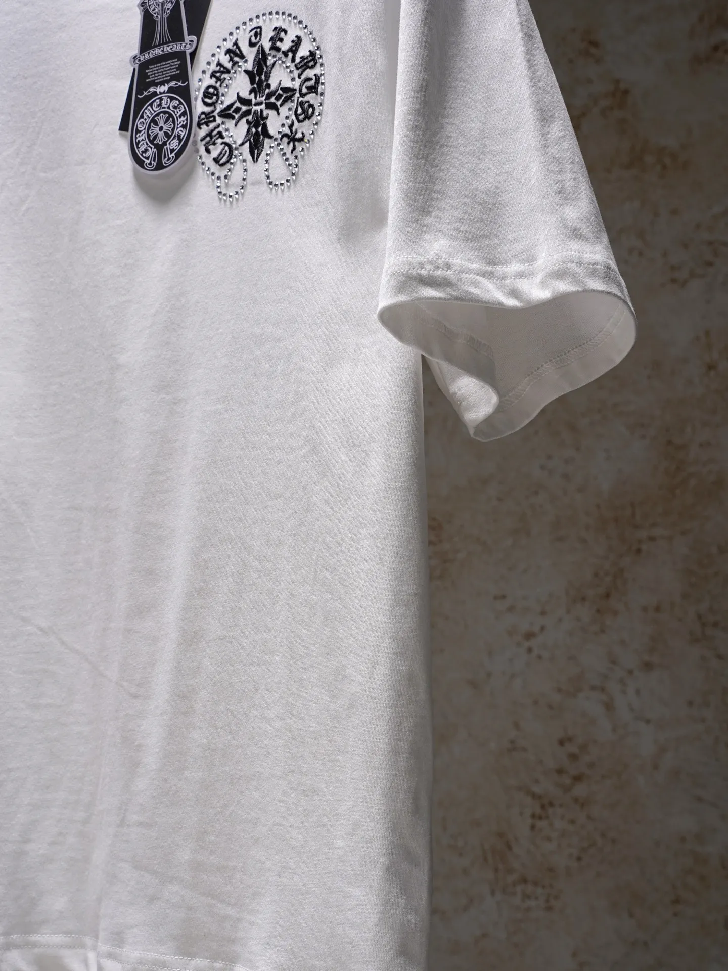 100 Chtome Hearta/ T g， ， 。 Same Style , 。 ， Series， 。 ! ， ， 。 ， ， ， ， ！ ， ，Breathable ， ， ， ， ！ ：Black、White Size：S-XL